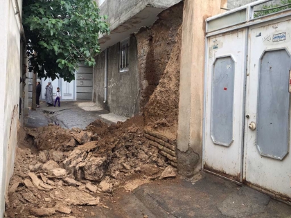 ریزش دیوار یک واحد مسکونی در شهر اشتهارد